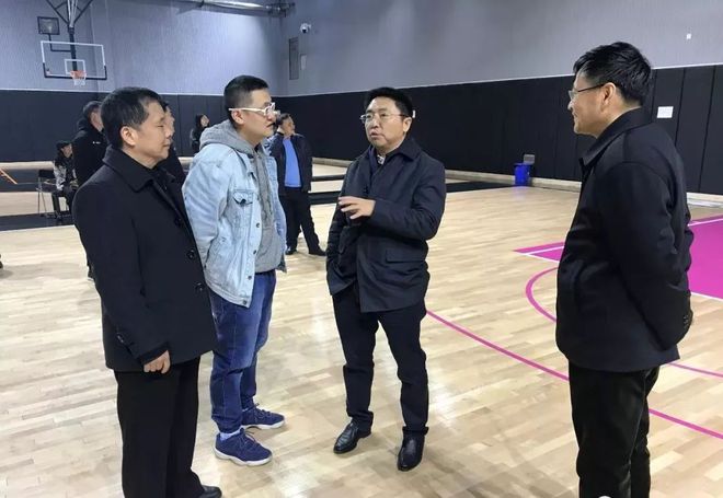 bsports必一体育成都市锦江区区委陈历章、副区长吴文辉一行莅临新华文轩旗下文(图3)